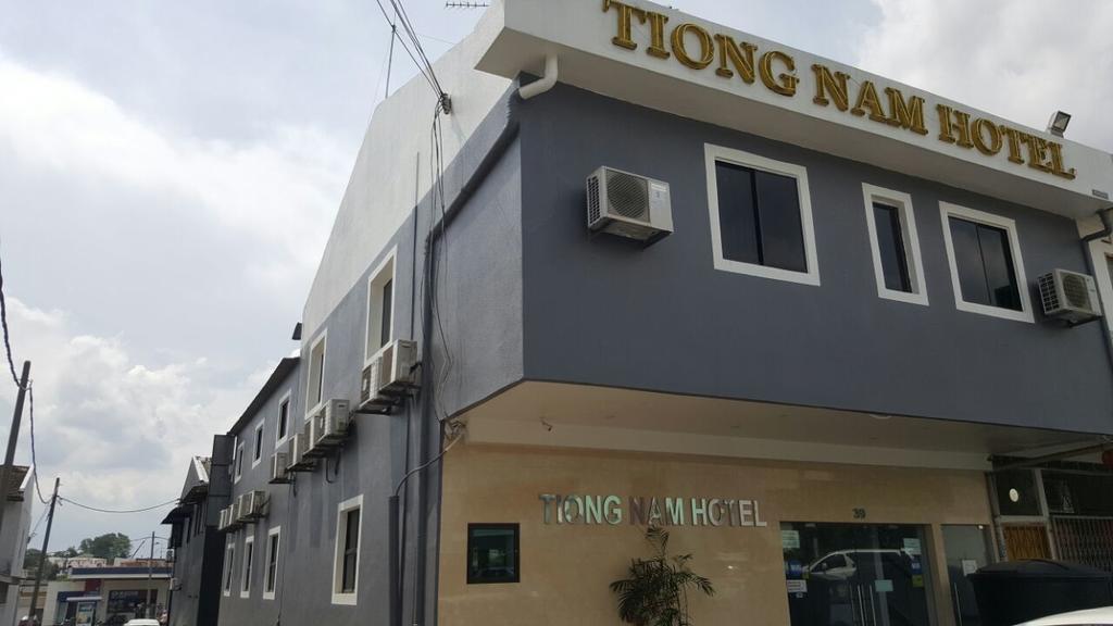 Tiong Nam Hotel Pasir Gudang Kültér fotó
